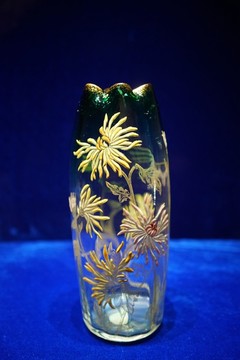 波西米亚描金玻璃画珐琅菊花纹瓶