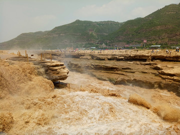 黄河壶口瀑布夏季水景