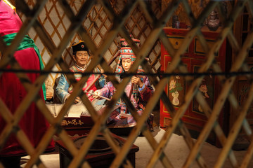 蒙古包里的温馨画面蜡像