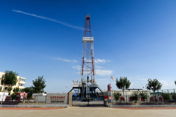 石油钻井井架