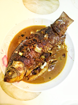 红烧鲫鱼