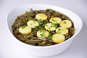 莼菜豆腐