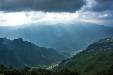 山谷和阳光