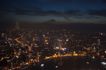 上海中心大厦俯瞰上海陆家嘴