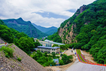 本溪关门山山峰山谷建筑