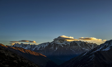 贡嘎山