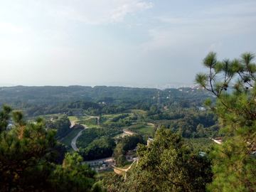 山中远望乡村风光