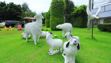 草地上的羊群模型