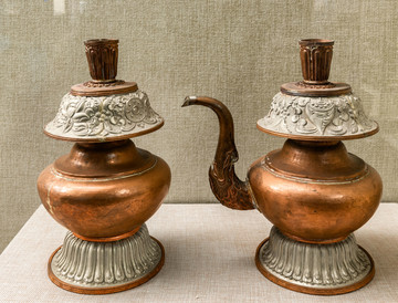 铜浮雕茶壶