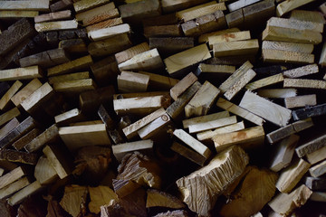 堆放的木柴