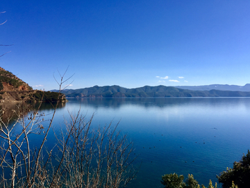 平静泸沽湖