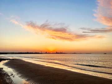 海上日出