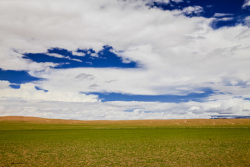 西藏阿里蓝天白云神山原野自然风