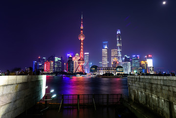 上海陆家嘴建筑群夜景