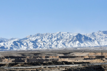 雪后贺兰山