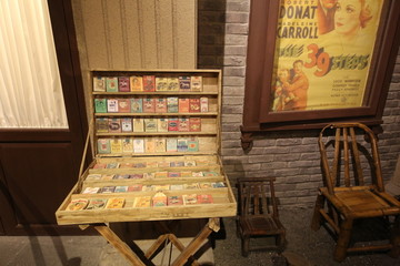 老上海小贩木盒子