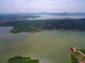 航拍北方山区农村田园风光