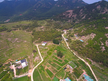 航拍北方山区农村田园风光