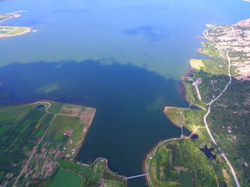 航拍北方山区农村田园风光