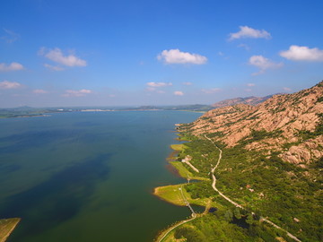 航拍北方山区农村田园风光