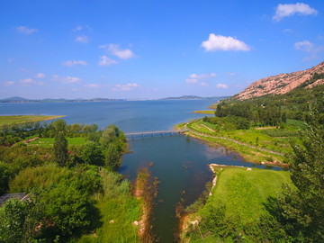 航拍北方山区农村田园风光