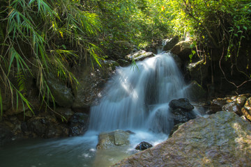 小溪水