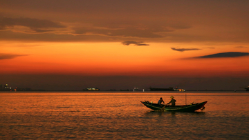 大海夕阳渔舟