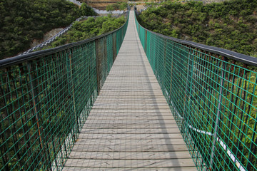 圣莲山的拉索桥木桥