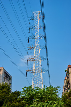 高压电塔