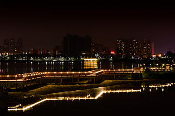 广州花都湖栈道休息亭