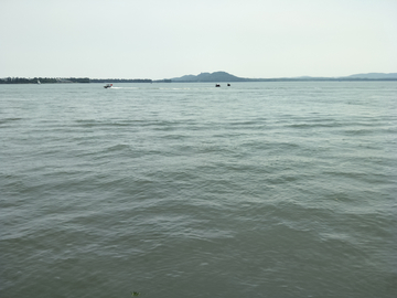 武汉东湖湖面