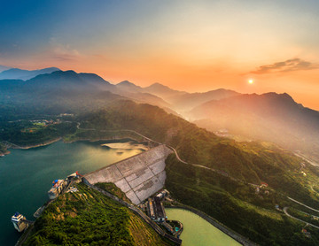 都江堰紫坪铺大坝日出