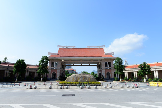 集美大学南门