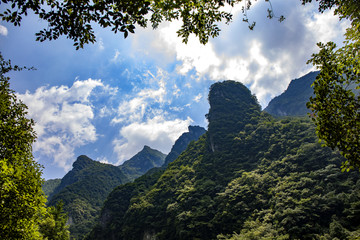 重庆武陵山大裂谷