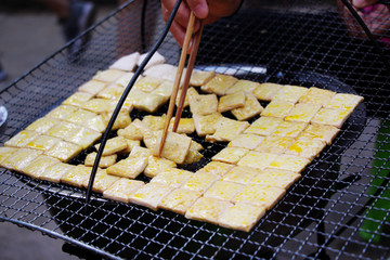 烤臭豆腐