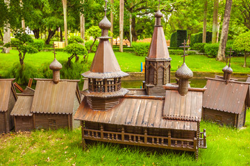 俄罗斯木教堂和民居模型
