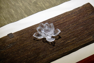 水晶莲花