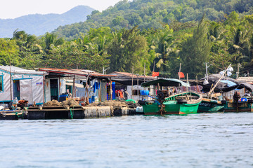 中国海南南湾猴岛渔排
