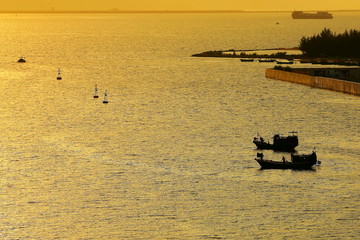 日落渔船