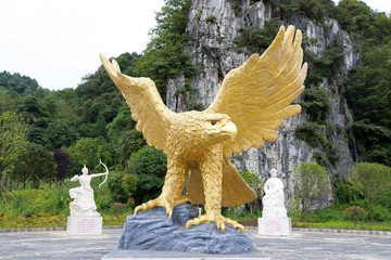 金鹰雕塑