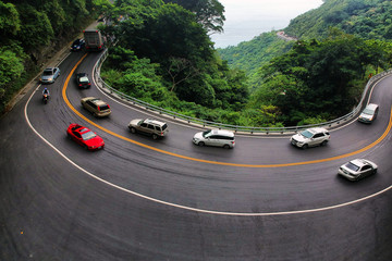 繁忙的盘山公路