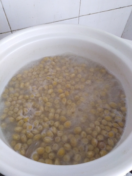 黄豆 一锅黄豆 汤