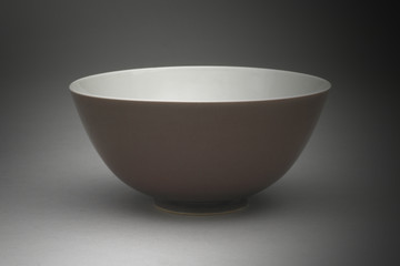 红釉白里大碗