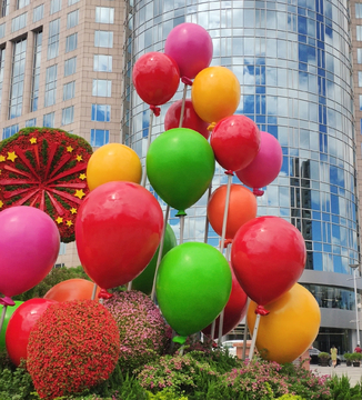 七彩气球雕塑