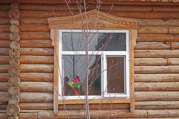 俄式木刻楞雕花窗户