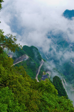 张家界天门山盘山公路