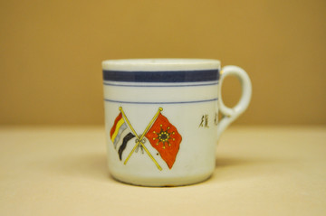 民国时期双旗标志茶具