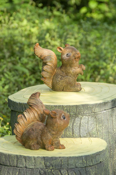 小松鼠雕塑装饰