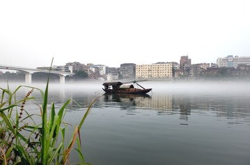 清江雾景