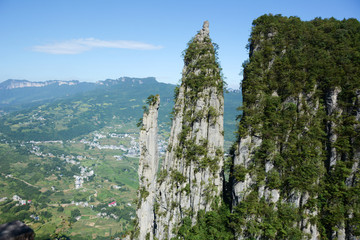 奇峰岩壁